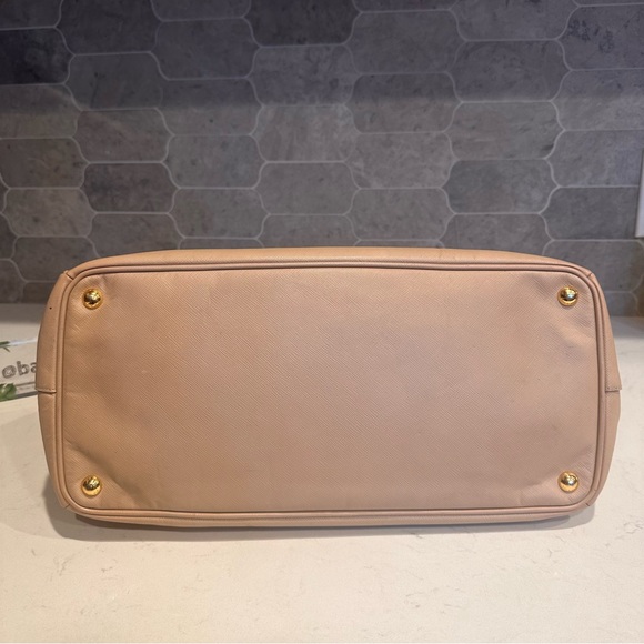 Prada Saffiano Tote Beige - Picture 5 of 13